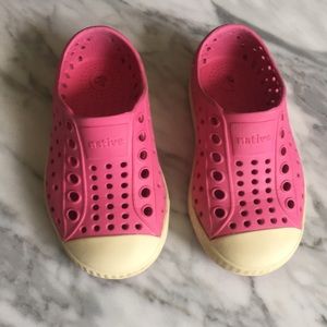 Toddler pink natives 6